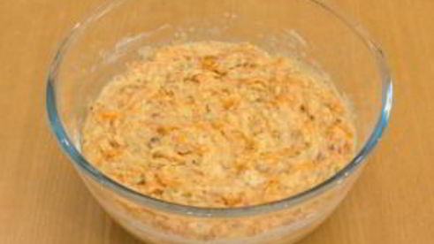 маффины с курагой, фундуком и морковью