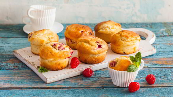Рецепт Маффинов с малиной и творожно-лаймовой начинкой
