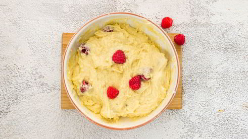 маффины с малиной и творожно-лаймовой начинкой