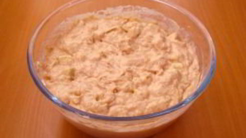 маффины с яблоками и корицей под ванильным соусом