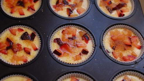 маффины со сливами