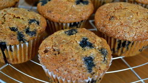 маффины здоровье с цельнозерновой мукой и черникой
