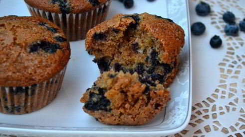 маффины здоровье с цельнозерновой мукой и черникой