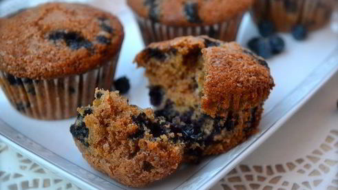 маффины здоровье с цельнозерновой мукой и черникой