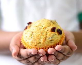 Веганские маффины с морковкой и клюквой