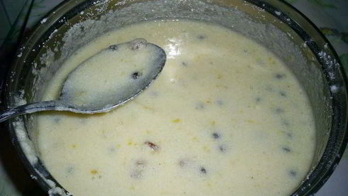 быстрый манник с шоколадом и изюмом