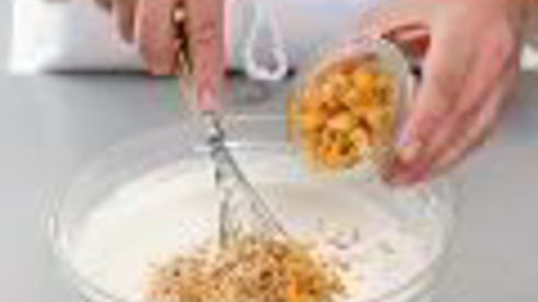 манник с изюмом и орехами в мультиварке