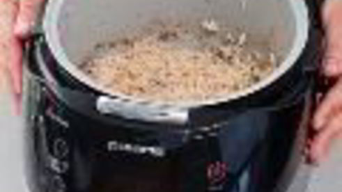 манник с изюмом и орехами в мультиварке