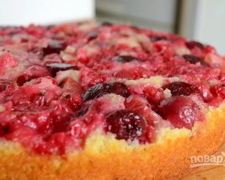 Манник с вишней и смородиной
