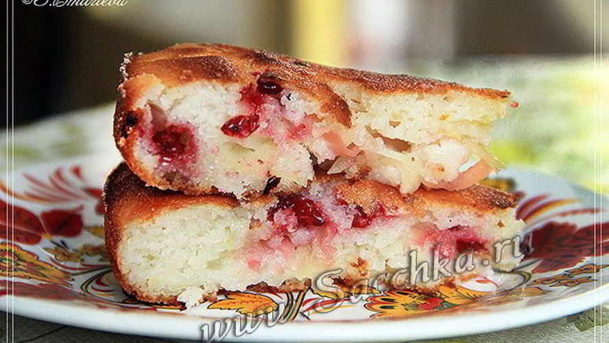 Рецепт манника с яблоком и брусникой