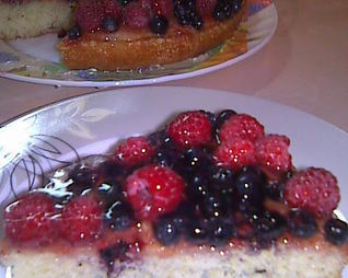 Манник с ягодами