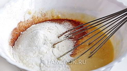 манник шоколадный с финиками и миндалем