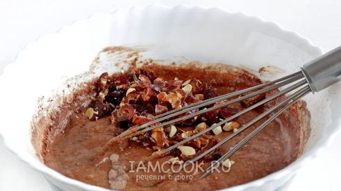 манник шоколадный с финиками и миндалем