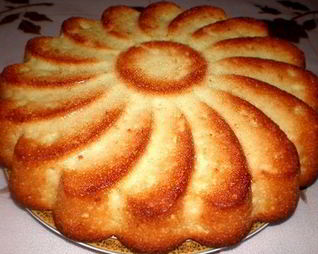 Нежный манник на кефире по-домашнему