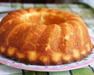 Творожный манник с ванилью и ягодами