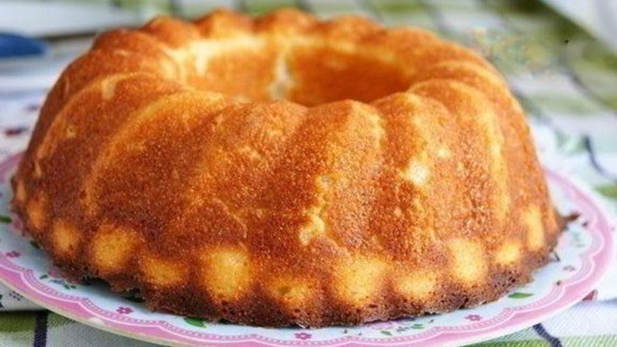 Рецепт творожного манника с ванилью и ягодами