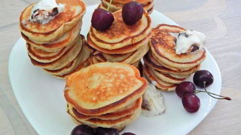банановые оладушки с пломбиром