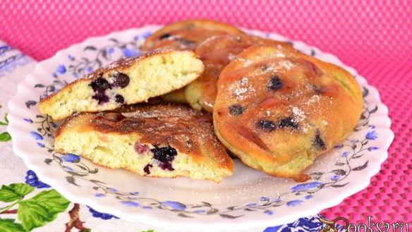 Рецепт Бисквитных оладий с черникой