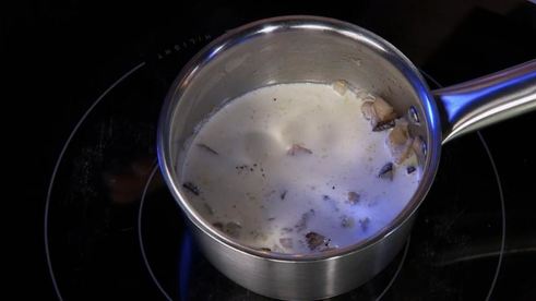 гречневые оладьи с грибным соусом