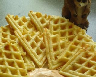 Кабачково-сырные оладушки в вафельнице