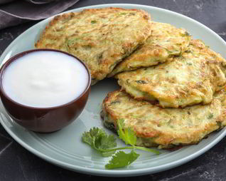 Кабачковые оладьи с чесноком