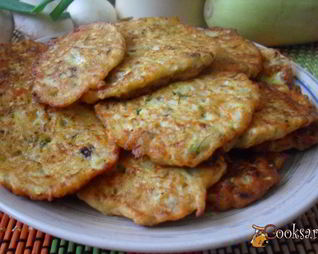 Кабачковые оладьи с шампиньонами