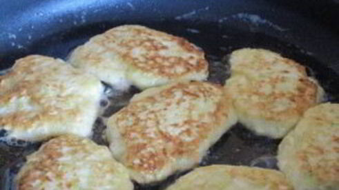 кабачковые оладьи с сыром