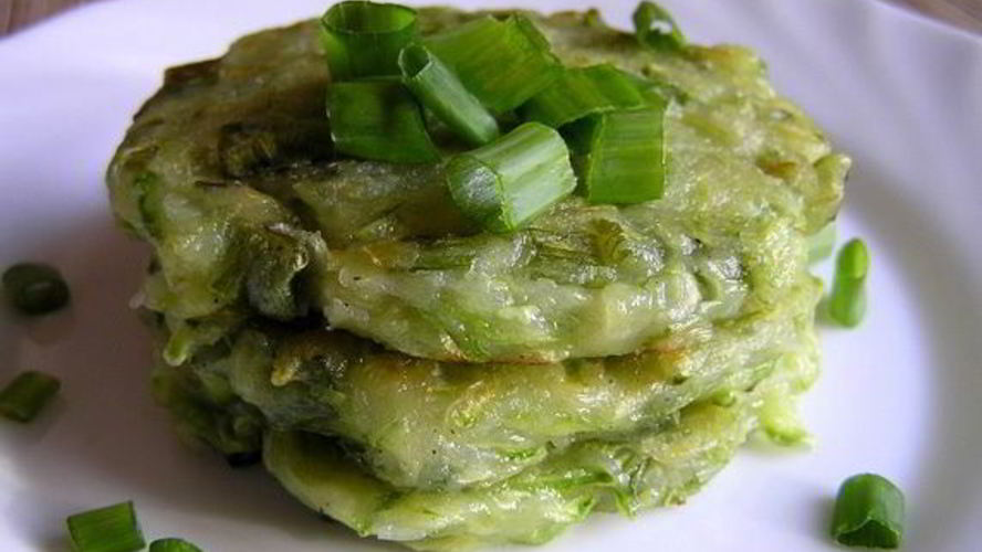 Рецепт кабачковых оладий с зеленым луком