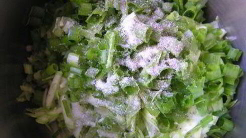 кабачковые оладьи с зеленым луком