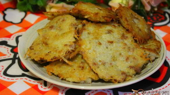 Рецепт Картофельных оладий с мясным фаршем и жареным луком