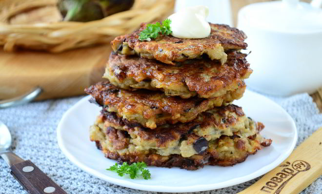 Оладьи из баклажанов и картофеля