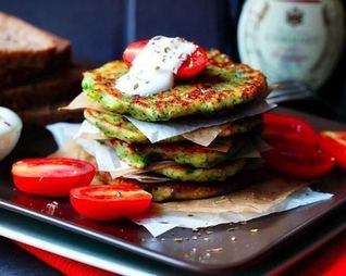 Оладьи из брокколи и сыра пармезан