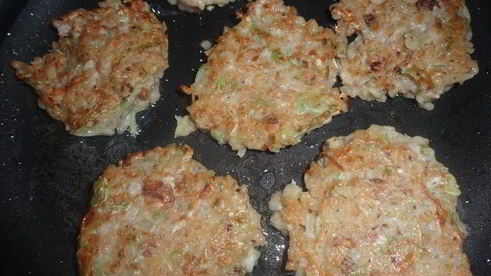 оладьи из кабачков с кашей и орехами