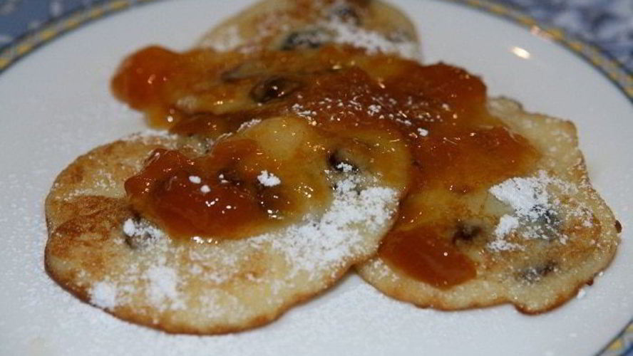 Рецепт оладий из манки с изюмом