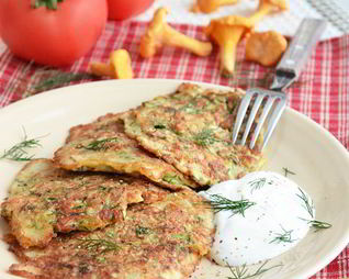 Оладьи с кабачком и лисичками