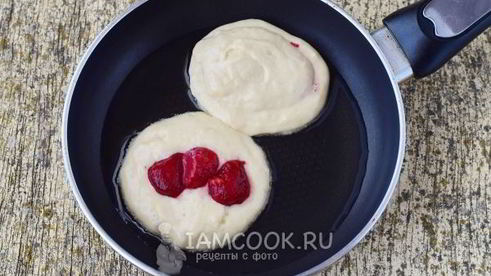 оладьи с начинкой на кефире