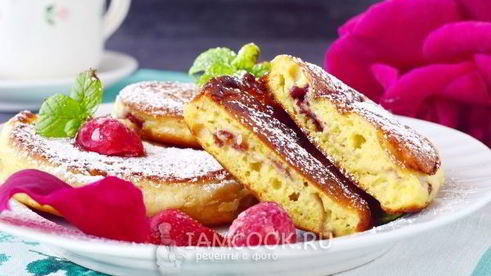 оладьи с начинкой на кефире