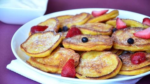 оладьи с тыквенным пюре и яблоками на сметане