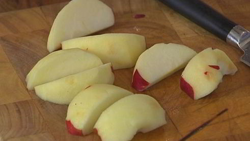 оладьи с яблоками и яблочной карамелью