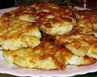 Простые оладьи из капусты на кефире