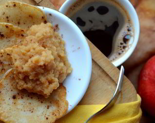 Яблочные оладьи с яблочным кремом