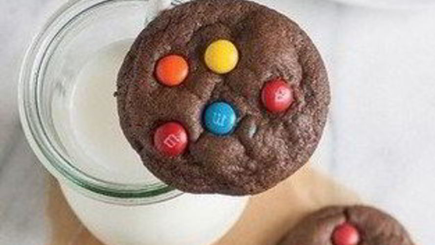 Рецепт мягкого шоколадного печенья с m&ms