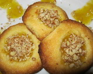 Печенье с джемом и орехами