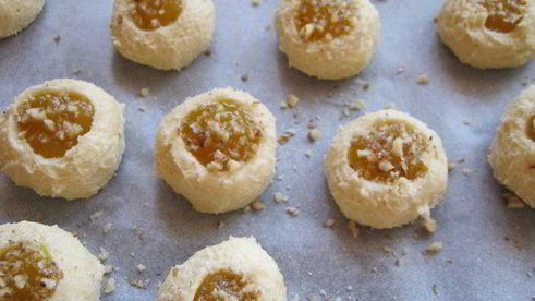 печенье с джемом и орехами
