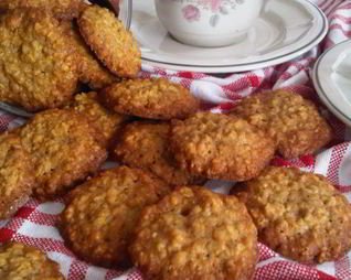 Шоколадно-овсяное печенье с какао и изюмом