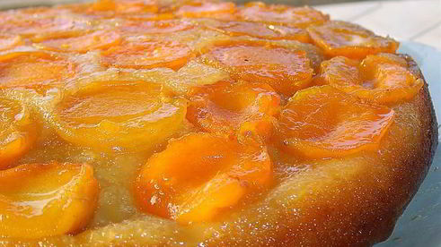 абрикосовый пирог-перевертыш с апельсиновой карамелью