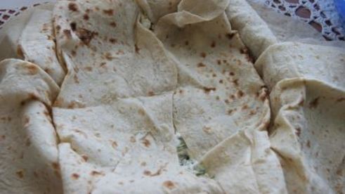 быстрый пирог из лаваша с сыром и зеленью