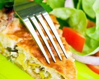 Киш с черемшой и козьим сыром