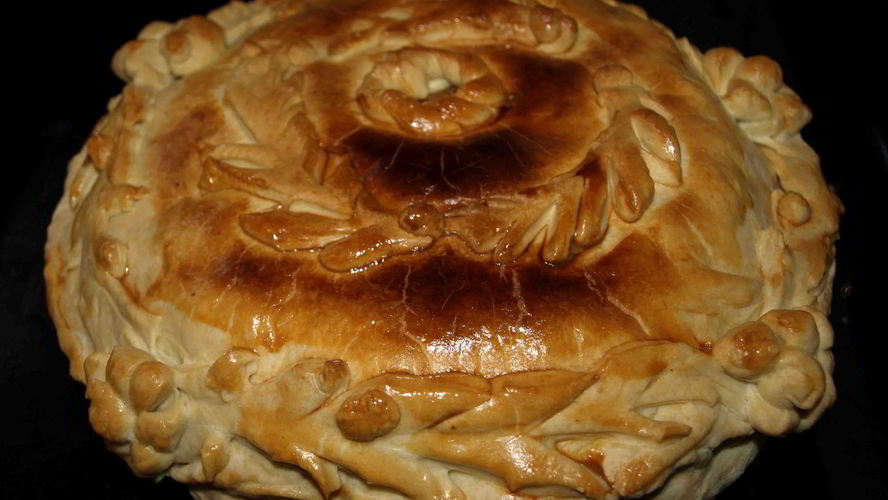 Рецепт курника из слоенного теста с блинами, грибами и курицей