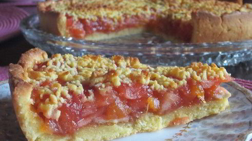 летний яблочно-персиковый пирог